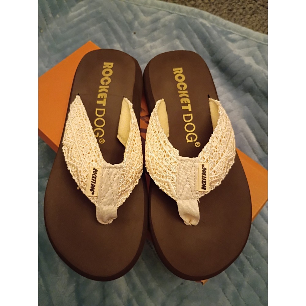 NEW Rocket Dog SPOTLIGHTLM  Natural Crochet Flip Flops Sandals Shoes Size 7 M